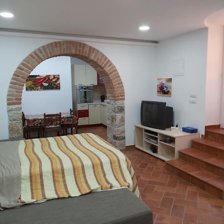 Studio Apartman Marko โปเรช ภายนอก รูปภาพ