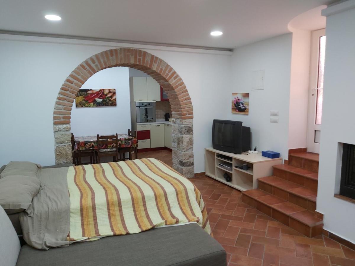 Studio Apartman Marko โปเรช ภายนอก รูปภาพ